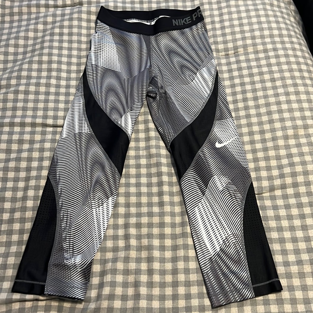 Nike Workout capris